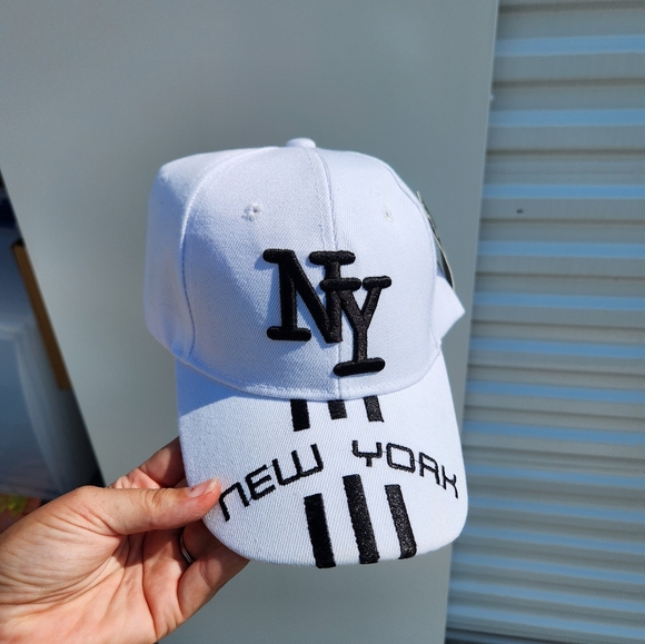 White New York baseball cap (4 for $20) bundle - Picture 1 of 3